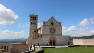 Tatu Vaaskiven matkassa Italiassa: Pyhimystarujen Assisi: 22.11.2016 10.05